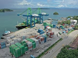 Pelindo Siapkan TPK Sorong Jadi Hub Peti Kemas di Indonesia Timur