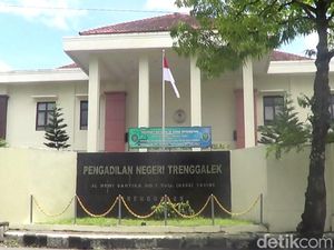 Pejabat Trenggalek Jadi Pesakitan di Kasus KDRT Istri dan Anak Pejabat Trenggalek Jadi Pesakitan di Kasus KDRT Istri dan Anak