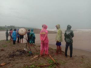 Pria di Lebak Hilang Terseret Arus Muara Sungai Cisiih