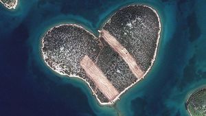 Pulau Romantis Bentuk Hati di Kroasia Ini Bakal Dijual Sebagian, Berminat?