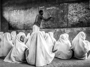 Karya Dramatis Jawara Kontes Foto Hitam Putih