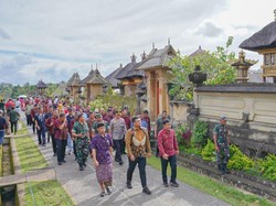Bobby Boyong Seluruh Camat ke Bali Belajar Jaga Kebersihan Daerah