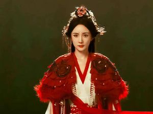 10 Foto Yang Mi, Ratu Drama China yang Cantiknya Bikin Terpesona