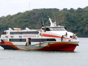 13 Jam Terombang-ambing, Kapal Express Pricillia Berhasil Dievakuasi 13 Jam Terombang-ambing, Kapal Express Pricillia Berhasil Dievakuasi