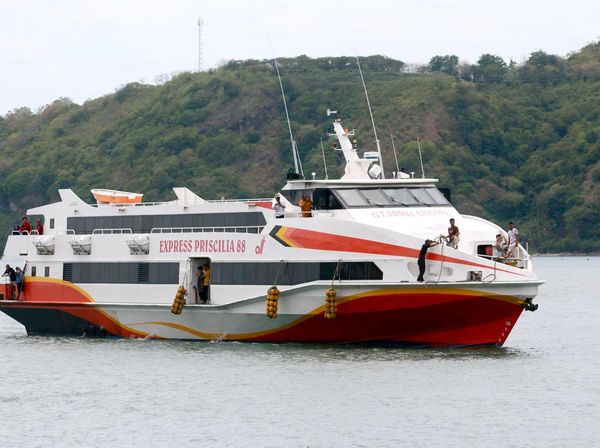 13 Jam Terombang-ambing, Kapal Express Pricillia Berhasil Dievakuasi