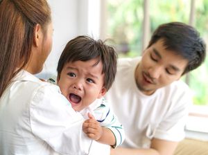 Ketika Anak Menangis, Perlu Dihentikan atau Dibiarkan? Ini Penjelasan Studi