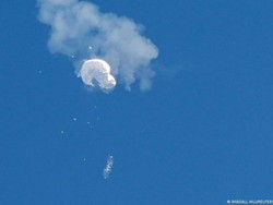 Ada Apa dengan Benda-benda Terbang yang Bermunculan di Ketinggian?