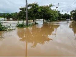 Sungai Wiroko Meluap, Jalan Raya di Tirtomoyo-Wonogiri Ditutup
