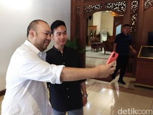 Gibran soal Balas Netizen Posting Foto Anak Prabowo: Boloku, Tak Belani Terus Gibran soal Balas Netizen Posting Foto Anak Prabowo: Boloku, Tak Belani Terus