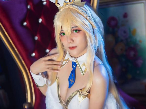Dari Waitress, Eppe Meltedfox Terkenal Jadi Cosplayer dan Shoutcaster