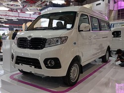 Berani! Esemka Pajang Mobil Listrik Komersil BIMA EV di IIMS 2023