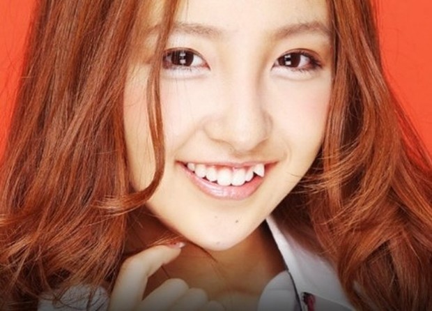 Perempuan Jepang dengan gigi gingsul sebagai standar kecantikan dan dianggap imut dan manis