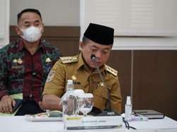 Cuaca Ekstrem, Heli yang Ditumpangi Gubernur Jambi Mendarat Darurat