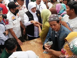 Gubernur Khofifah Gelontorkan 18 Ton Beras di 6 Pasar Kota Pasuruan
