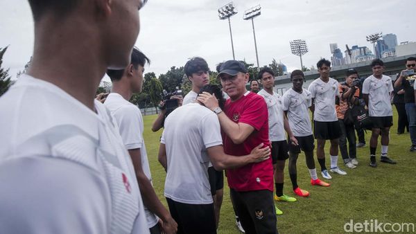 Haru! Jelang Akhir Jabatan, Iwan Bule Pamitan dengan Pemain Timnas U-20