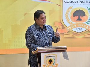 Golkar Serap Ide Anak Muda soal Pengembangan Parpol Lewat Lomba Esai Golkar Serap Ide Anak Muda soal Pengembangan Parpol Lewat Lomba Esai