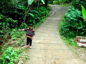Momen Ngeri Truk Rombongan Siswa Terguling di Banjarnegara Terekam Kamera!