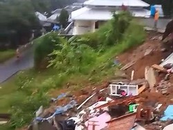 Longsor Rusak Sejumlah Rumah Wukirsawit Karanganyar, BPBD: Potensi Masih Ada