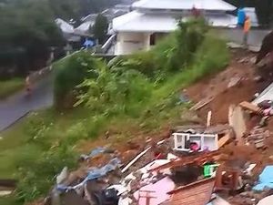 Longsor Rusak Sejumlah Rumah Wukirsawit Karanganyar, BPBD: Potensi Masih Ada Longsor Rusak Sejumlah Rumah Wukirsawit Karanganyar, BPBD: Potensi Masih Ada