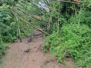 Kondisi Terkini 2 Desa Terisolasi Akibat Longsor di Sikka NTT Kondisi Terkini 2 Desa Terisolasi Akibat Longsor di Sikka NTT