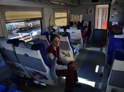 Hilang Rumah, Warga Turki Mengungsi di Gerbong Kereta