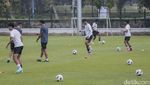 Semangat! Timnas U-20 Berlatih di Bawah Rintik Hujan