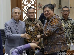 Momen DPR Setujui Perppu Ciptaker Dibawa ke Paripurna Jadi UU
