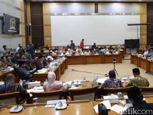 Biaya Haji Disepakati, DPR Minta Pemerintah Beri Layanan Terbaik Biaya Haji Disepakati, DPR Minta Pemerintah Beri Layanan Terbaik