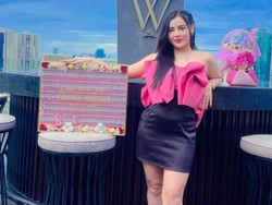Novi Rizki Dapat Sekotak Uang Saat Valentine, Serasa Dilamar!