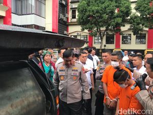 Polisi Amankan 1,6 Ton Solar yang Ditimbun di Batam, 3 Pelaku Ditangkap Polisi Amankan 1,6 Ton Solar yang Ditimbun di Batam, 3 Pelaku Ditangkap
