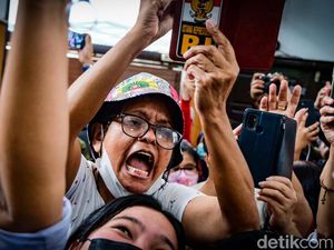 Potret Keriuhan Fans Richard Eliezer di Ruang Sidang