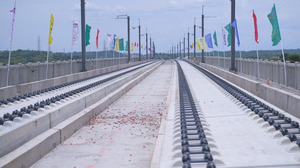 Progres Kereta Cepat Terkini: Landasan Tempat Rel Bertumpu Rampung