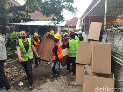 Rumah Dinas Eks Dokter Spesialis RSSA Malang Dikosongkan Paksa
