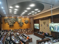 Legislator NasDem Minta Pelat RF Diperpanjang, PDIP: Nggak Usah!