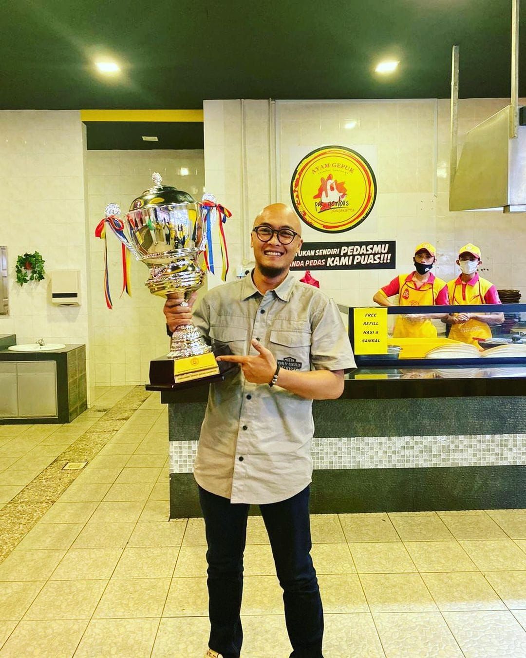 Rido Adityawan, Pemilik Ayam Gepuk Pak Gembus