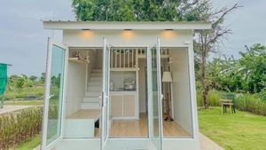 8 Potret Rumah Mungil di Tengah Sawah, Dalamnya Estetik Bikin Terpukau