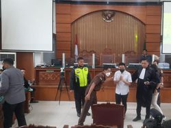 Eliezer Disambut Teriakan Histeris Fan di Ruang Sidang