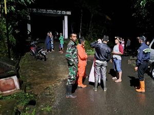 Terancam Longsor, Warga Dua Kecamatan di Pacitan Mengungsi