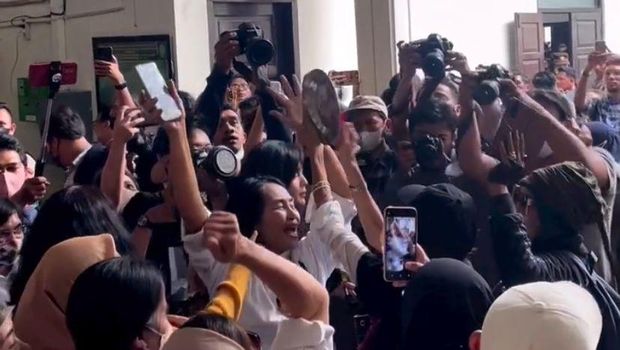 Suasana Persidangan Bharada E Suasana Persidangan Bharada E