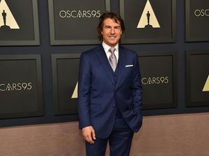 Tom Cruise Telanjang Dada di Pantai Spanyol, Netizen Heboh