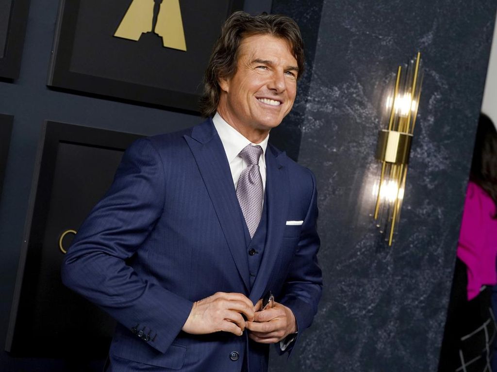 Tom Cruise Tampil Beda Jelang Oscars 2023, Jadi Pusat Perhatian Selebriti