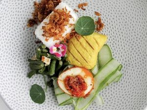 10 Menu Warteg Ini Tampil Cantik ala Fine Dining Kreasi Warteg Gourmet 10 Menu Warteg Ini Tampil Cantik ala Fine Dining Kreasi Warteg Gourmet