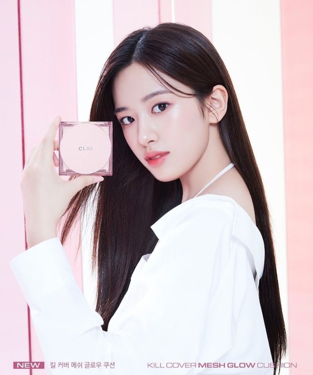 An Yu Jin IVE untuk Clio Cosmetic/Foto: instagram.com/clio_official Potret Yujin IVE sebagai brand ambassador Clio.