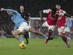 Henry ke Arsenal: Tenang, Kalah dari Man City Bukan Akhir Segalanya