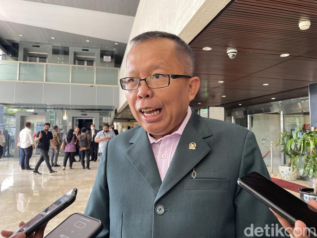 Arsul Sani Nilai Kepercayaan Publik Naik karena Polri Tak Defensif Kritik Arsul Sani Nilai Kepercayaan Publik Naik karena Polri Tak Defensif Kritik