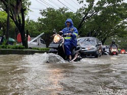 Hujan Sejak Pagi, Jl Yusuf Dg Ngawing-Pendidikan Makassar Terendam Banjir