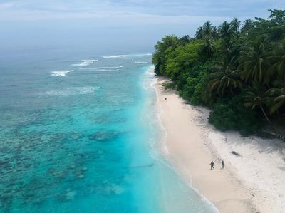 Birunya Air Laut di Pulau Bando Sumbar, Cocok Untuk Healing