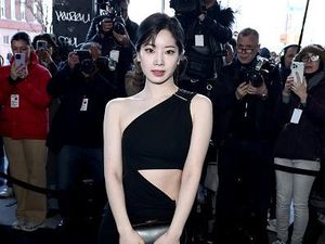 Gaya Dahyun TWICE yang Foto Bareng Luna Maya di New York Fashion Week 2023