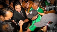 Setelah menjabat sebagai ketum baru PSSI, Erick ditunggu banyaknya pekerjaan rumah yang harus diselesaikan. Seperti kompetisi Liga 2 dan Liga 3 berhenti akibat Tragedi Kanjuruhan. Kinerja wasit juga menjadi sorotan.