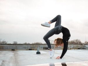 Gerakan Lenting Tangan Ialah Gabungan Handspring dan Radslag, Simak Penjelasannya!